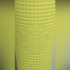 NWT Starbucks Meadow Yellow Soft Touch Grid Tumbler 24 OZ with Green Straw